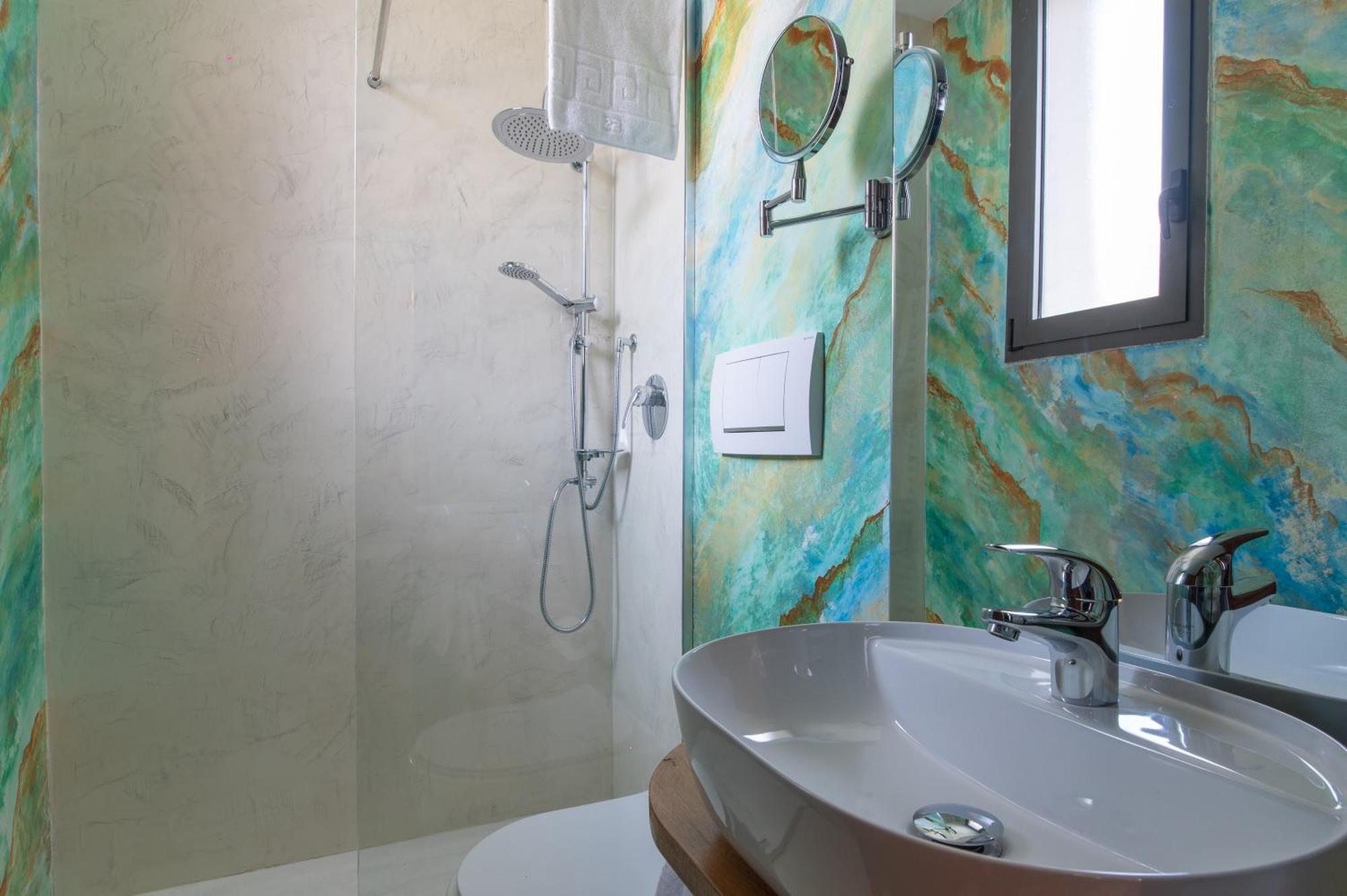 Hotel Cesi & 4*