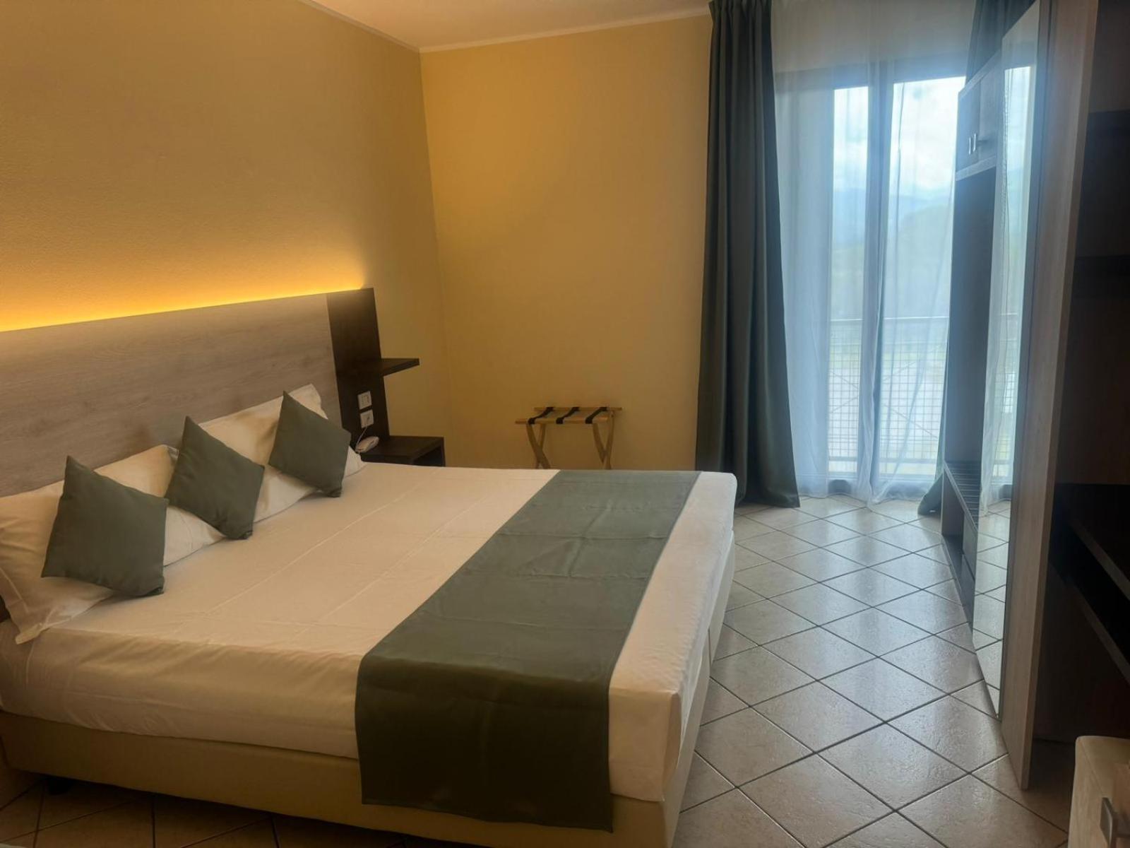 Cesi & Hotel